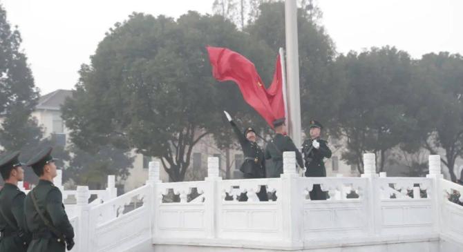 关于杜塞尔多夫战胜劲旅，士气高昂的信息